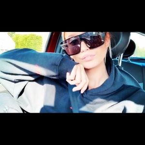 Meet your Posher, Sabrina